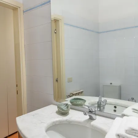 Stile & Comfort Near P. Signoria Флоренция